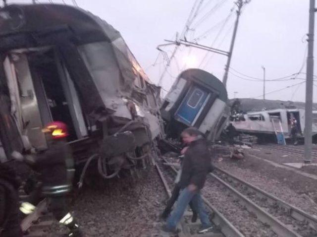 İtalya da korkunç tren kazası!